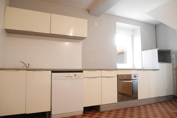 MAISON DE VILLE AVEC GARAGE ET JARDIN 87 900 €