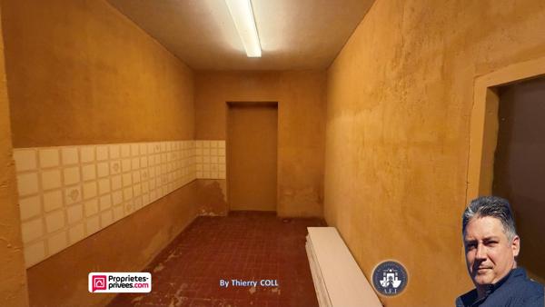 PONT D AIN - MURS COMMERCIAUX 282 m², local  libre avec parking