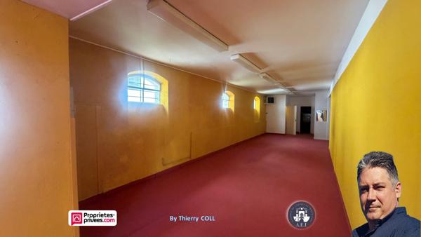 PONT D AIN - MURS COMMERCIAUX 282 m², local  libre avec parking