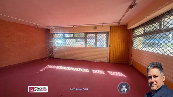 PONT D AIN - MURS COMMERCIAUX 282 m², local  libre avec parking