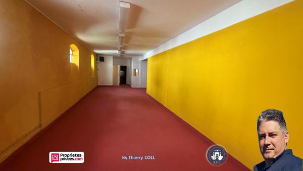PONT D AIN - MURS COMMERCIAUX 282 m², local  libre avec parking