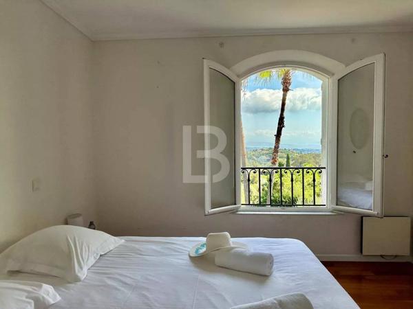 Opportunité de rénovation prestigieuse avec vue mer panoramique – Super Cannes