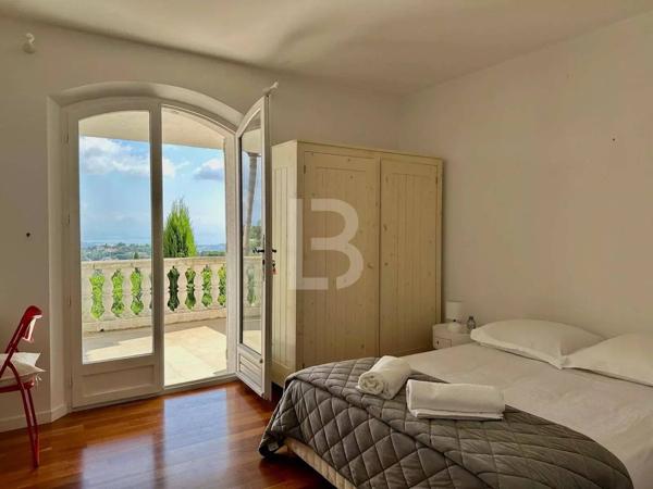 Opportunité de rénovation prestigieuse avec vue mer panoramique – Super Cannes