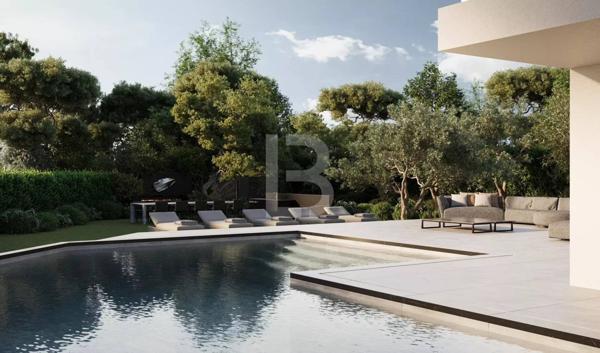 Opportunité de rénovation prestigieuse avec vue mer panoramique – Super Cannes