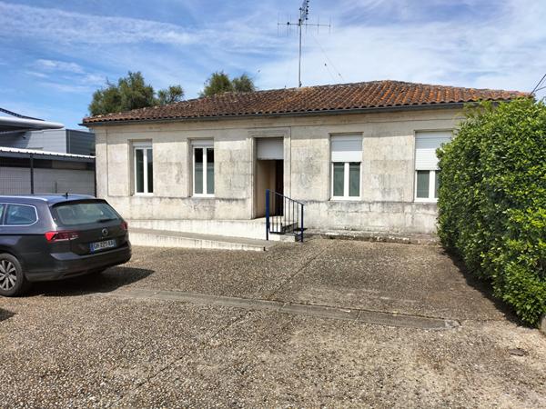 Local commercial Tonnay-Charente 6 pièce(s) 91.06m²