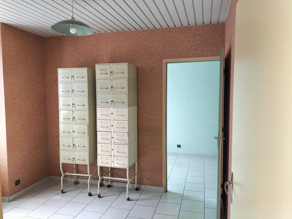 Local commercial Tonnay-Charente 6 pièce(s) 91.06m²