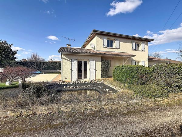 Belle Maison à Saint Maurice de Gourdans, 6 pièces , 135m² avec piscine, garage, terrain 1000m².