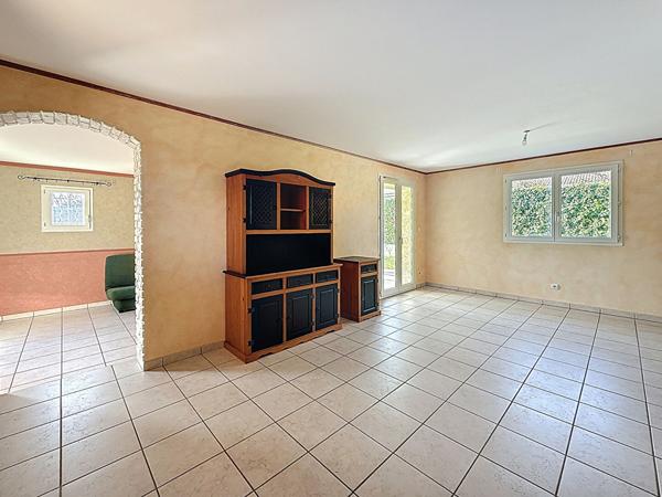 Belle Maison à Saint Maurice de Gourdans, 6 pièces , 135m² avec piscine, garage, terrain 1000m².