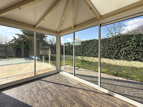 Belle Maison à Saint Maurice de Gourdans, 6 pièces , 135m² avec piscine, garage, terrain 1000m².