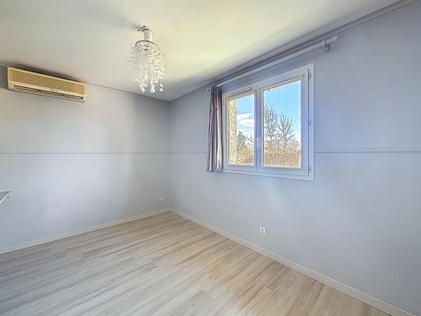 Belle Maison à Saint Maurice de Gourdans, 6 pièces , 135m² avec piscine, garage, terrain 1000m².