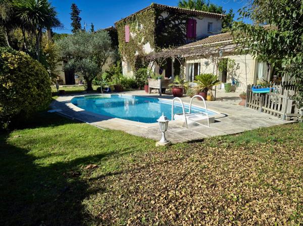 Châteauneuf-de-Gadagne (84470) Maison Chateauneuf de Gadagne 115 m² avec piscine sur un terrain de 901 m²