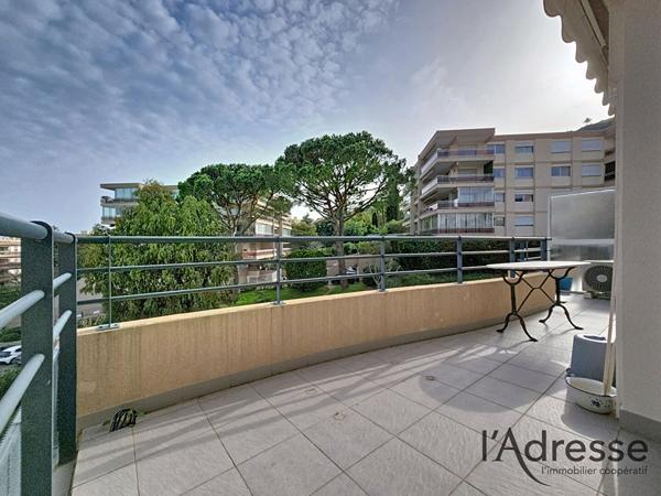 Beau 2 pièces de 46 m² avec garage dans Résidence Standing Piscine !