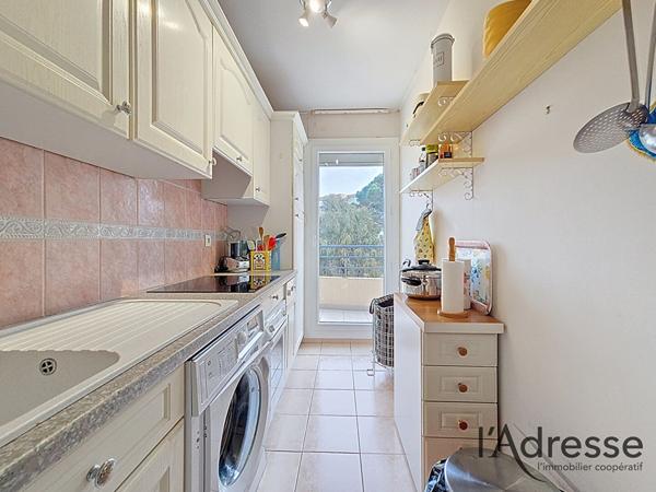 Beau 2 pièces de 46 m² avec garage dans Résidence Standing Piscine !