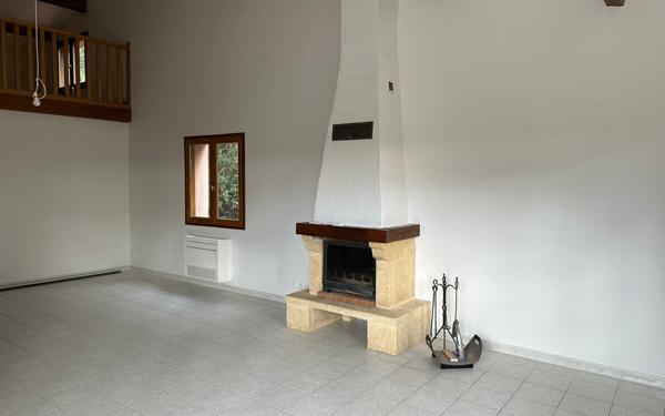 Maison à louer    5 pièces • 108,75 m2 Vacquières