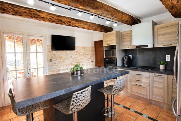 Dpt Gard (30), à vendre proche d'Uzès 4km – Villa de 164 m² avec piscine, dépendances, 5 chambres.