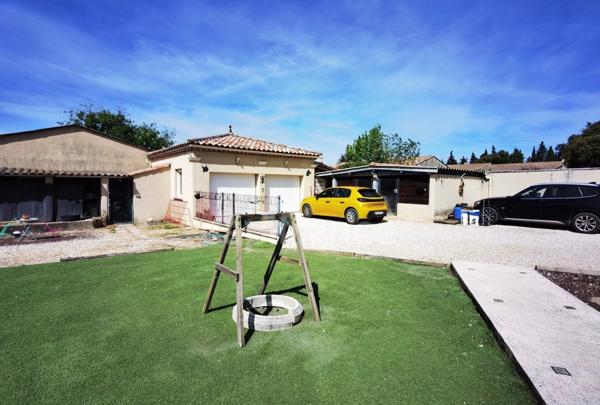 Dpt Gard (30), à vendre proche d'Uzès 4km – Villa de 164 m² avec piscine, dépendances, 5 chambres.