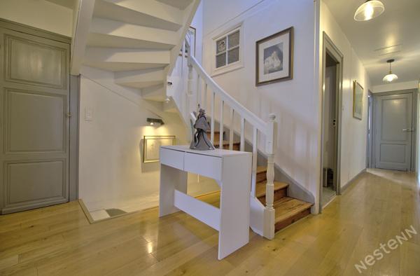 AGEN CENTRE VILLE - Maison de caractère en pierre de 192 m² avec 5 chambres, garage, extérieur dans un quartier proche de tous les commerces.