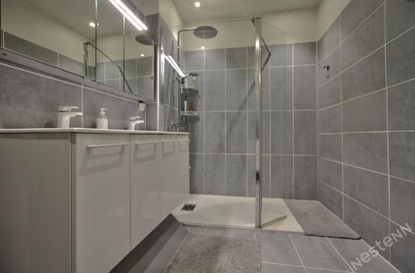 AGEN CENTRE VILLE - Maison de caractère en pierre de 192 m² avec 5 chambres, garage, extérieur dans un quartier proche de tous les commerces.