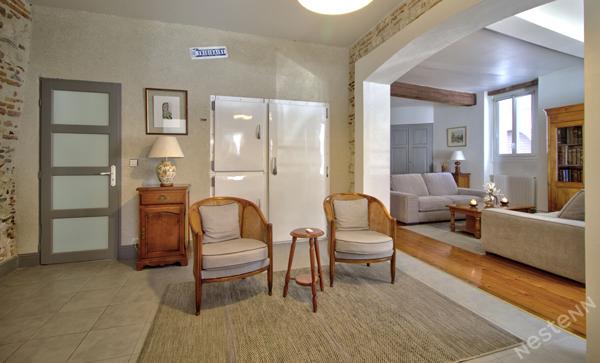 AGEN CENTRE VILLE - Maison de caractère en pierre de 192 m² avec 5 chambres, garage, extérieur dans un quartier proche de tous les commerces.
