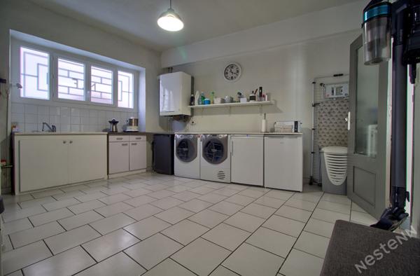 AGEN CENTRE VILLE - Maison de caractère en pierre de 192 m² avec 5 chambres, garage, extérieur dans un quartier proche de tous les commerces.