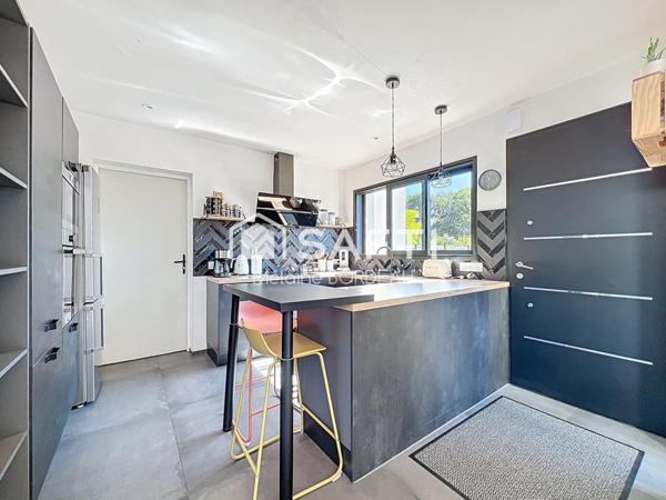 Maison contemporaine 4 chambres + bureau – Grand-Champ centre