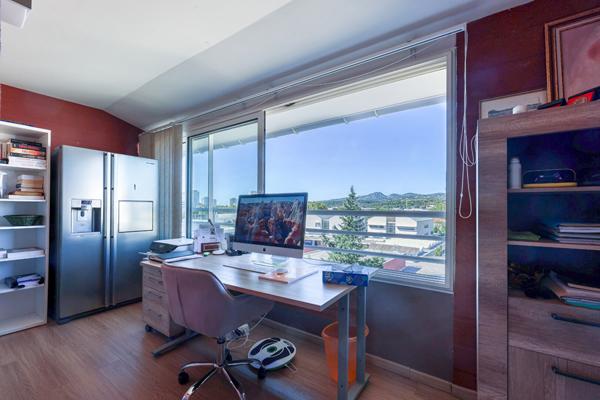 Appartement contemporain avec terrasse