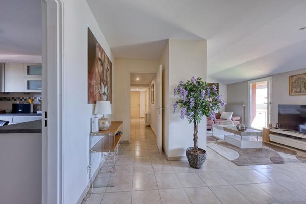 Appartement contemporain avec terrasse