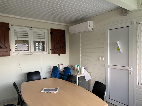 Achat maison près de LE LAMENTIN - 8 pièce(s) - 170 m² - 420 000 €