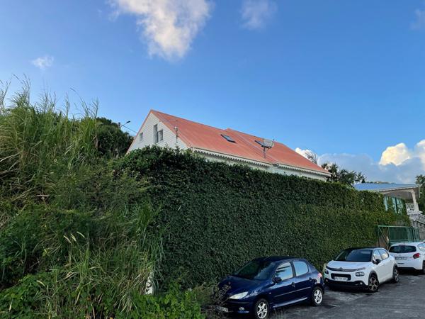 Achat maison près de LE LAMENTIN - 8 pièce(s) - 170 m² - 420 000 €