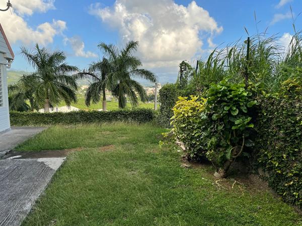 Achat maison près de LE LAMENTIN - 8 pièce(s) - 170 m² - 420 000 €