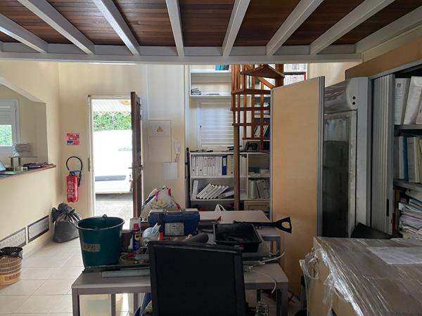 Achat maison près de LE LAMENTIN - 8 pièce(s) - 170 m² - 420 000 €