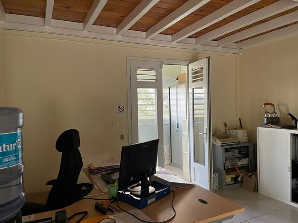 Achat maison près de LE LAMENTIN - 8 pièce(s) - 170 m² - 420 000 €