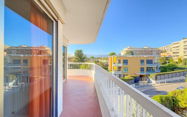 Appartement à vendre    3 pièces • 68 m2 Nice