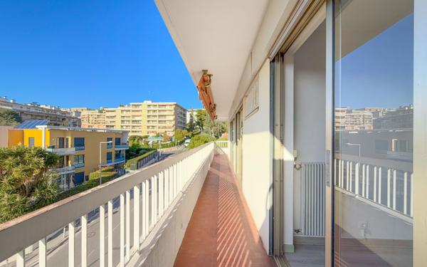 Appartement à vendre    3 pièces • 68 m2 Nice