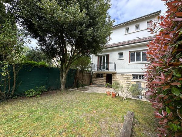 VIROFLAY - Les Prés - Maison de 5 pièces. et vaste garage €875 000 ** - Référence 684-C