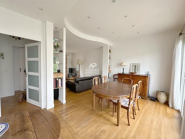 VIROFLAY - Les Prés - Maison de 5 pièces. et vaste garage €875 000 ** - Référence 684-C