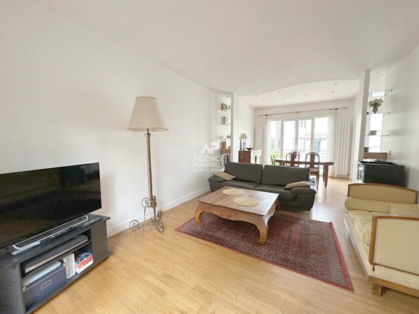 VIROFLAY - Les Prés - Maison de 5 pièces. et vaste garage €875 000 ** - Référence 684-C