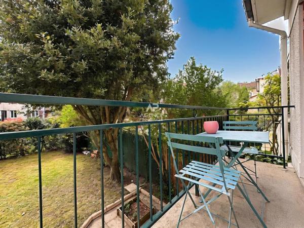 VIROFLAY - Les Prés - Maison de 5 pièces. et vaste garage €875 000 ** - Référence 684-C