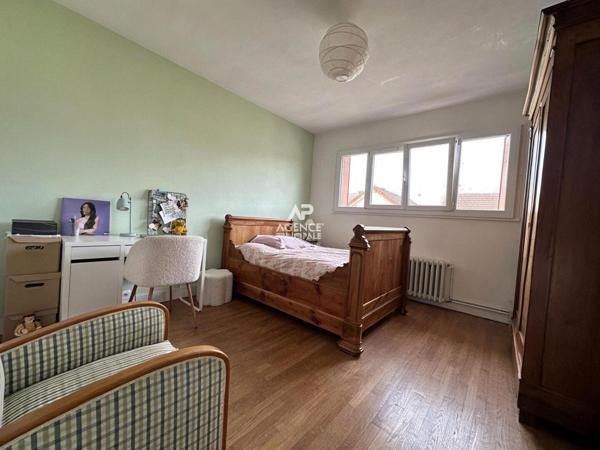 VIROFLAY - Les Prés - Maison de 5 pièces. et vaste garage €875 000 ** - Référence 684-C