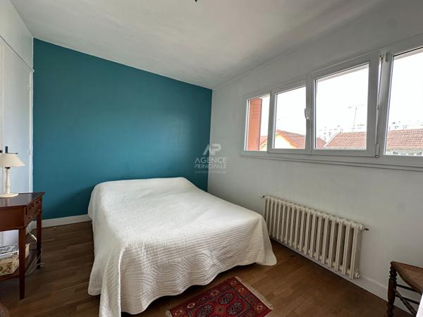 VIROFLAY - Les Prés - Maison de 5 pièces. et vaste garage €875 000 ** - Référence 684-C
