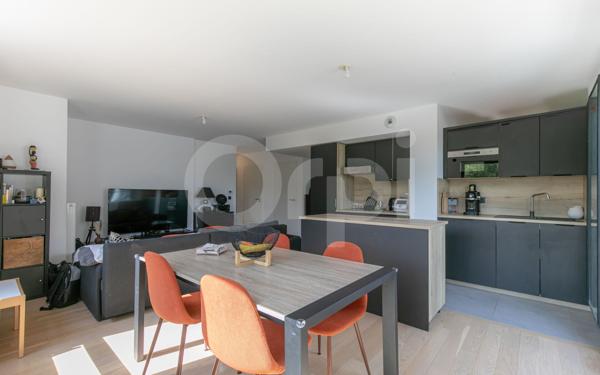 Appartement à vendre    4 pièces • 81,52 m2 Noisy-le-Grand