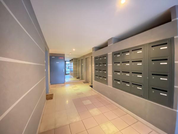 TYPE 1, REIMS - PROCHE CENTRE ET NEOMA