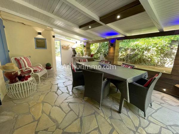 Vente                                                      Villa
                        
                     5 pièces                      150 m2                     à Sainte-Maxime