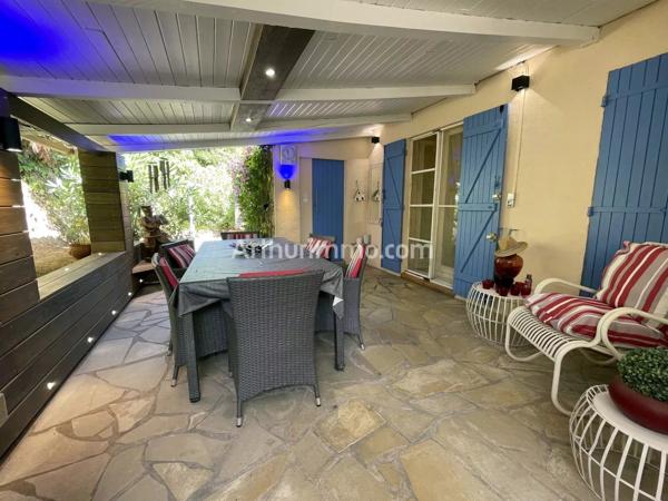 Vente                                                      Villa
                        
                     5 pièces                      150 m2                     à Sainte-Maxime