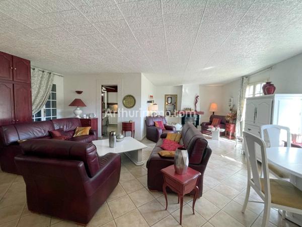 Vente                                                      Villa
                        
                     5 pièces                      150 m2                     à Sainte-Maxime