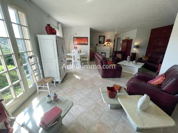 Vente                                                      Villa
                        
                     5 pièces                      150 m2                     à Sainte-Maxime