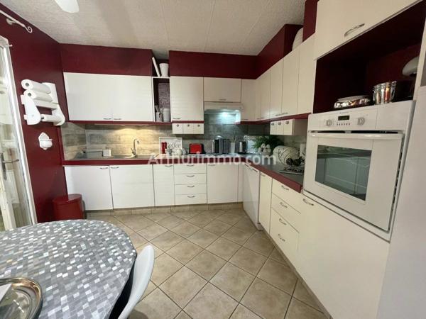 Vente                                                      Villa
                        
                     5 pièces                      150 m2                     à Sainte-Maxime