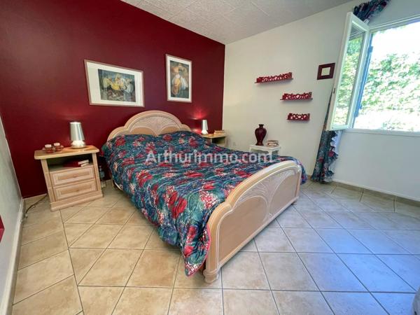 Vente                                                      Villa
                        
                     5 pièces                      150 m2                     à Sainte-Maxime