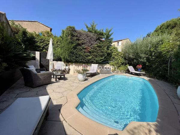 Vente                                                      Villa
                        
                     5 pièces                      150 m2                     à Sainte-Maxime