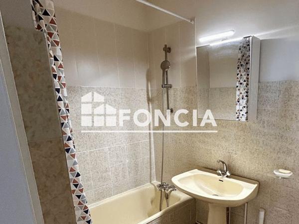 Location Appartement 3 pièces 74.1 m² - 70 AVENUE JACQUES COEUR Poitiers 86000